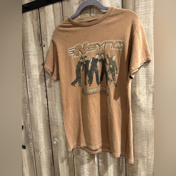 Vinyl Icons Nsync Graphic Boyfriend Tee In Tan, XS - Picture 5 of 7
